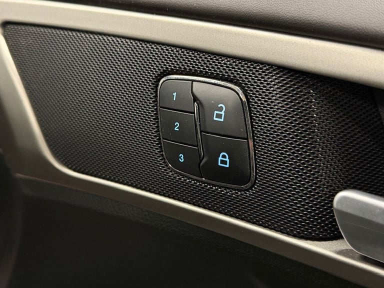 2018 Ford Mondeo 2.0 TDCi Duratorq Vignale Hatchback 5dr Diesel Manual Euro 6 (s/s) (150 ps) Hatc...