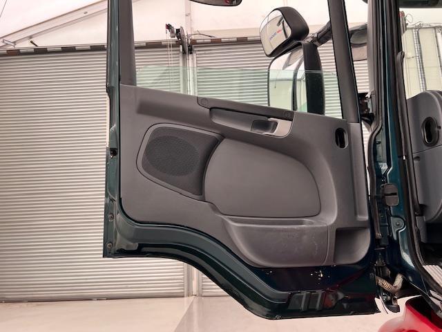 Scania P380 8x4 Rest Cab Bulk Tipper Manual