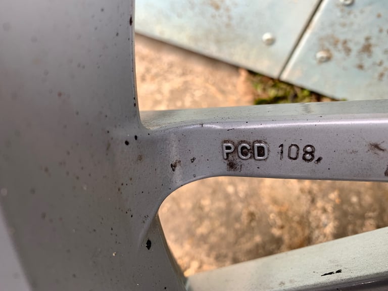 Ford Focus mk1 alloy wheel aez make