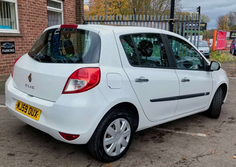 2009 Renault Clio 1.1 Clio Expression 16v 5dr Hatchback Petrol Manual