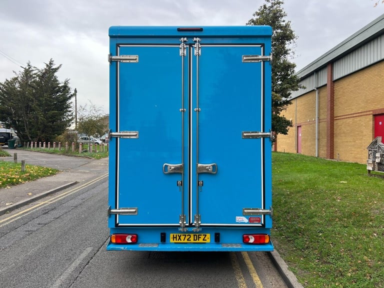 2022 Peugeot Boxer 2.2 BlueHDi 335 S Platform Cab L3 Euro 6 (s/s) 2dr Luton Diesel Manual