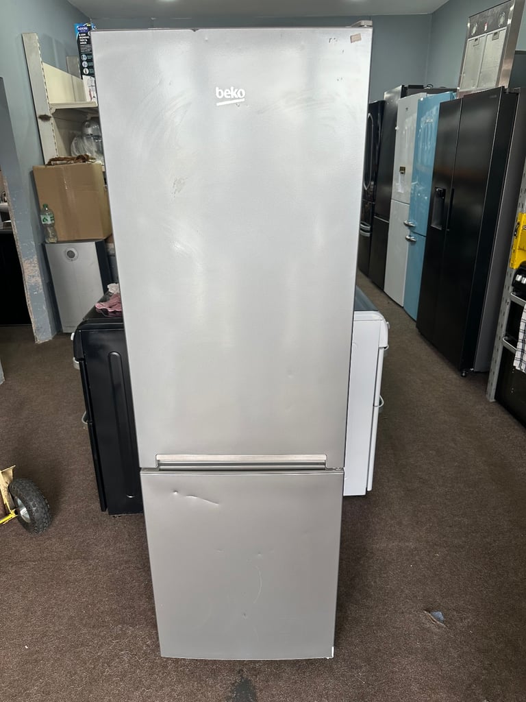 BEKO silver good condition frost free fridge freezer 