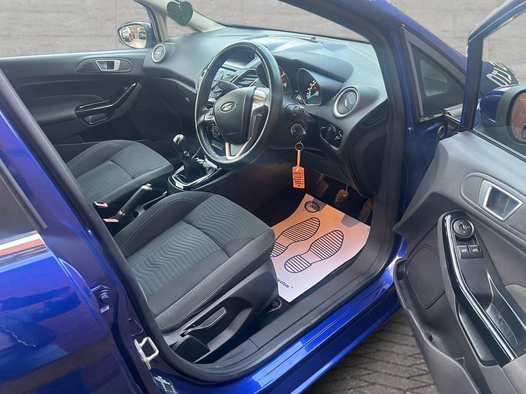 6 MONTHS WARRANTY, DRIVES NICE AND COMRORTABLE 