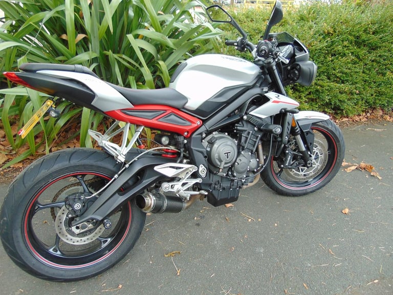 Triumph Street Triple R 765 2018 super low miles streetfighter Brembo ABS brakes