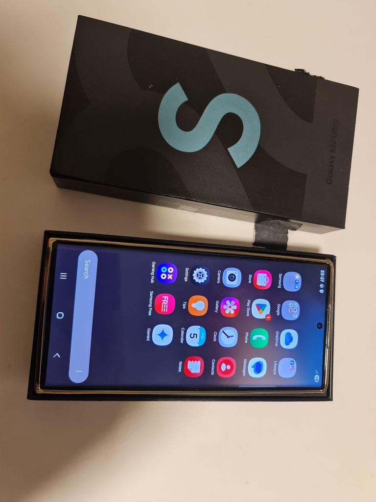 Samsung s22 ultra 256gb excellent condition 