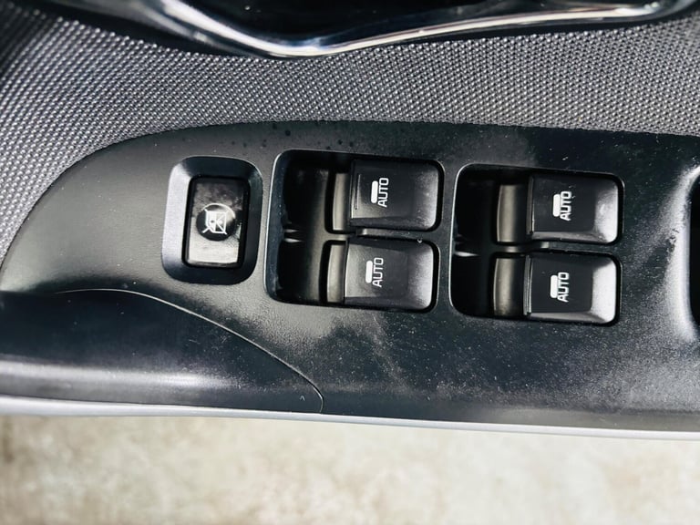 2013 Kia Ceed 1.6 CRDi 2 Auto Euro 5 5dr HATCHBACK Diesel Automatic