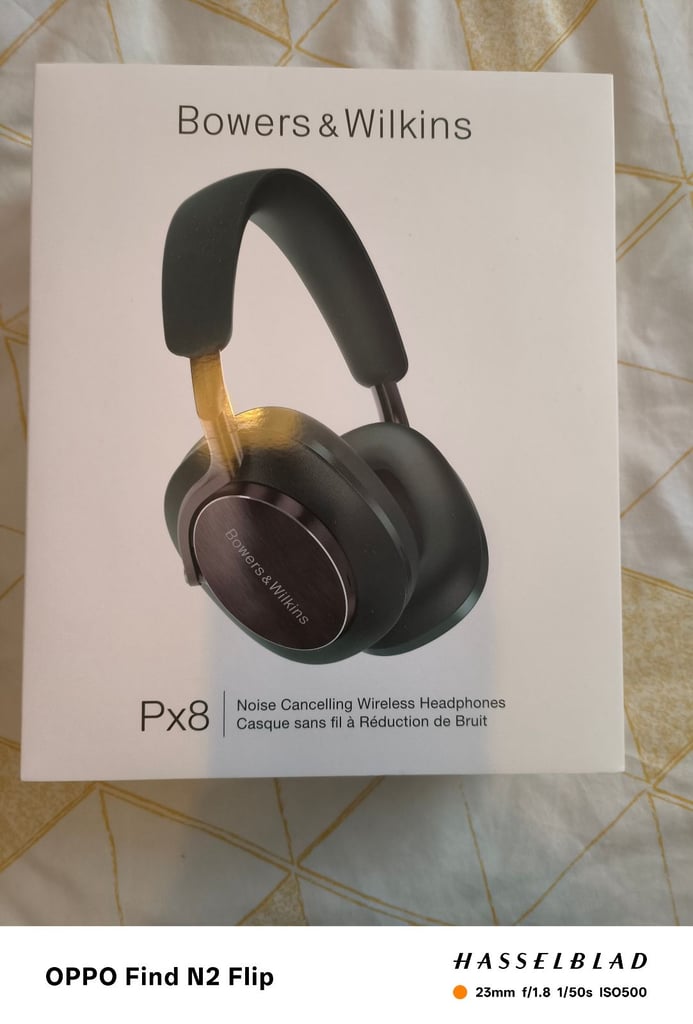 Bowers and Wilkins px8 green and black 