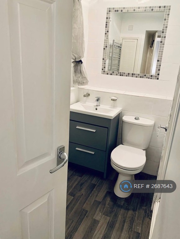 4 bedroom flat in Glasgow, Glasgow, G5 (4 bed) (#2687643)