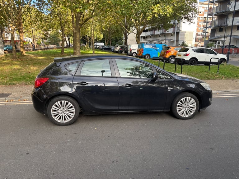 Vauxhall, ASTRA, Hatchback, 2011, Manual, 1398 (cc), 5 doors