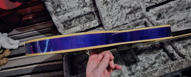 Epiphone ES-335 Semi-Hollow in Blueberry burst