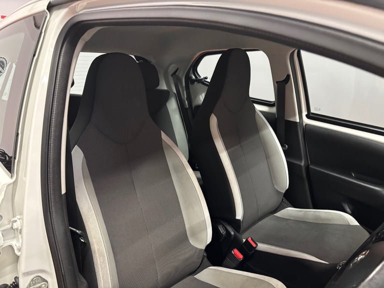 2018 Toyota AYGO 1.0 VVT-i X-Play 5dr HATCHBACK Petrol Manual