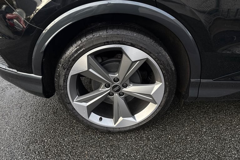 2024 Audi Q4 e-tron Q4 Sportback Black Edition 45 e-tron  210,00 kW SUV Automatic