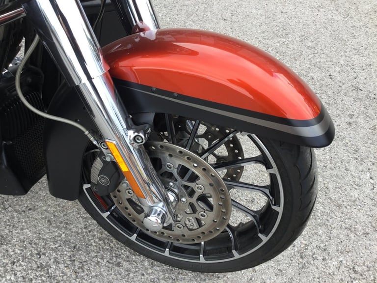 2018 Harley-Davidson CVO STREET GLIDE FLHXSE Two-Tone (15MY) Custom Cruiser PETROL Manual