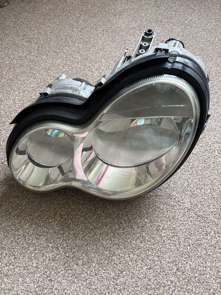image for MERCEDES C CLASS Headlamp Headlight N/S 2004-2008 5 Door Estate LH  