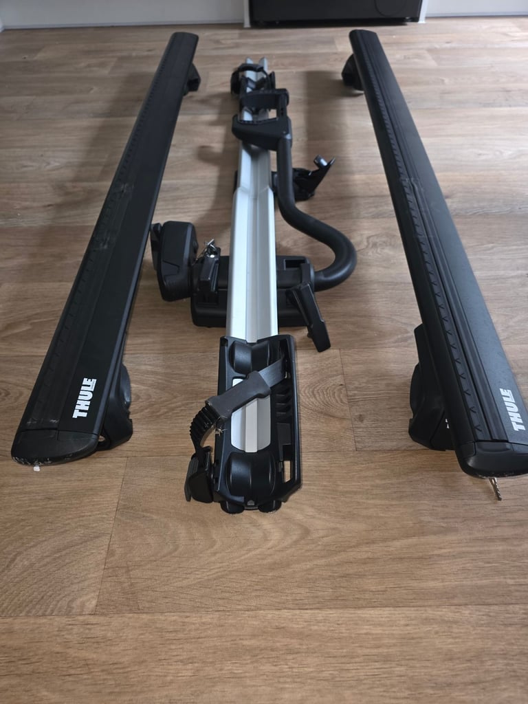 Thule ProRide 598 Roof Mounted Bike Rack - Black & Thule WingBar Evo System - Black