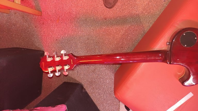 Epiphone les paul guitar