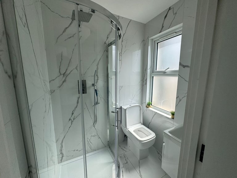 🏡 Modern Studio Flat – Bright & Spacious – Mitcham