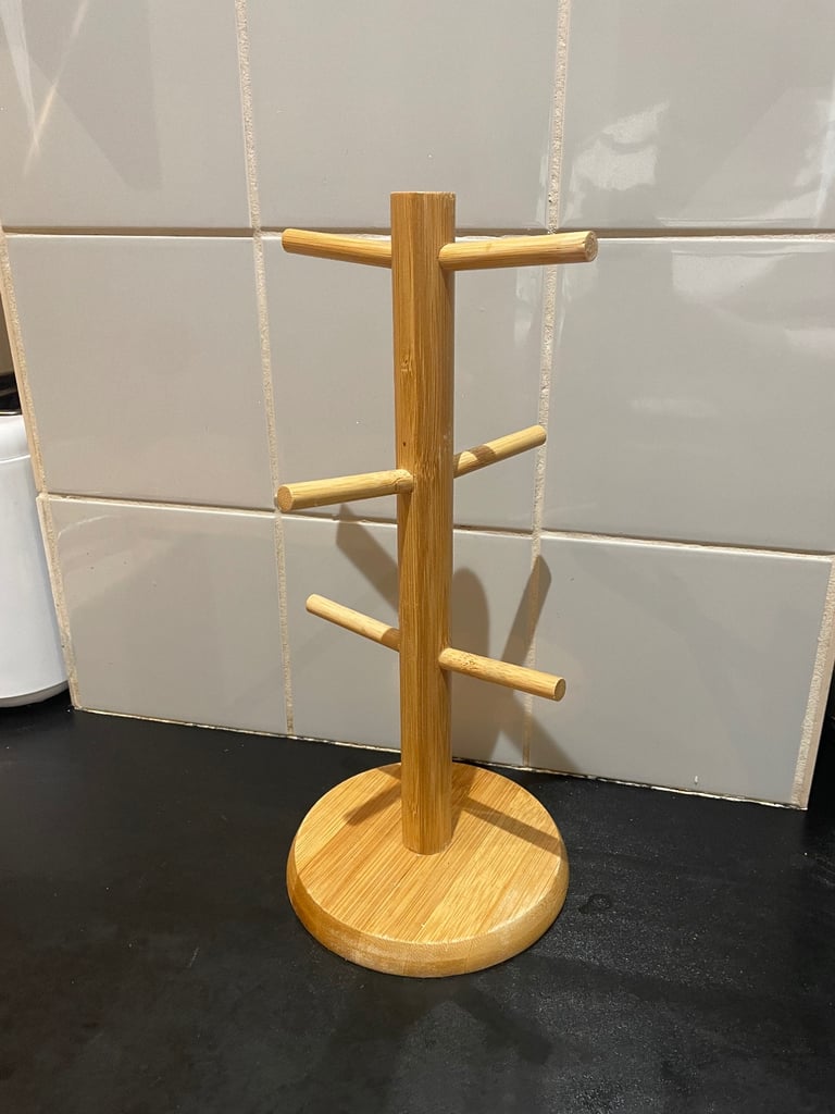 Bamboo mug stand 