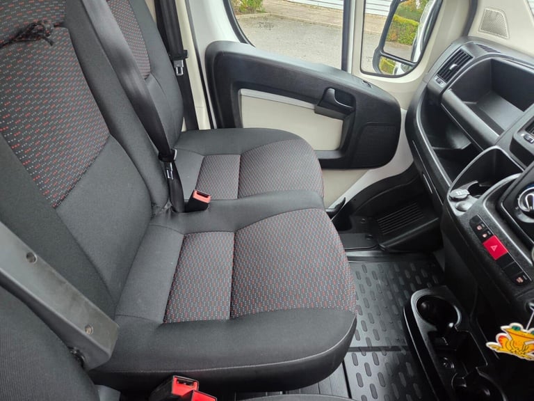 2018 Peugeot Boxer 2.0 BlueHDi 435 Professional L4 H2 Euro 6 5dr PANEL VAN Diesel Manual