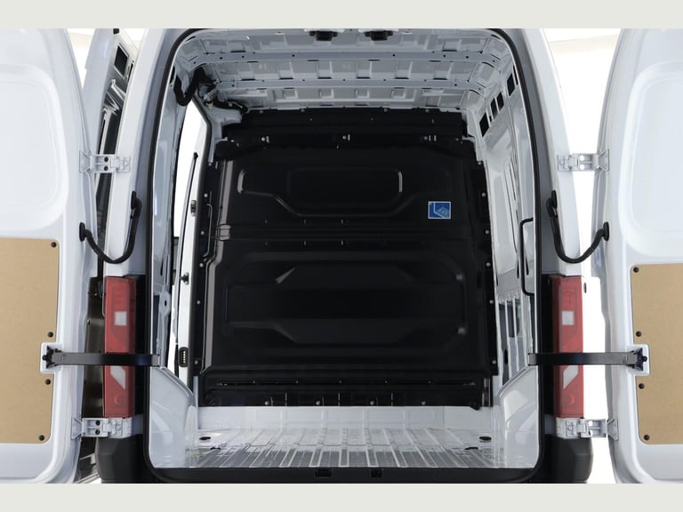 2025 Renault Master MM35 Blue dCi 130 Advance Medium Roof Van PANEL VAN Diesel Manual