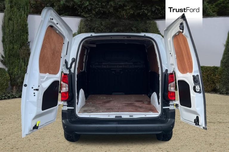 2022 Vauxhall Combo 2300 1.5 Turbo D 100ps H1 Dynamic Van PANEL VAN DIESEL Manual