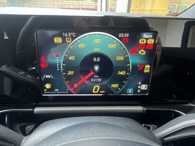 2021 21 MERCEDES-BENZ GLA 2.0 GLA200D AMG LINE SUV 5DR DIESEL 8G-DCT EURO 6 (S/S