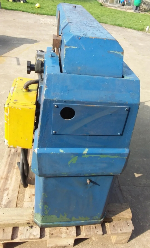 Power hacksaw Bulldog. 200 3ph - 
