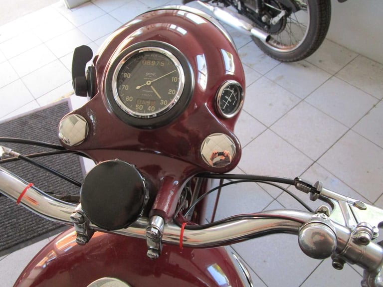 BSA B31 350 CC CLASSIC MOTORCYCLE