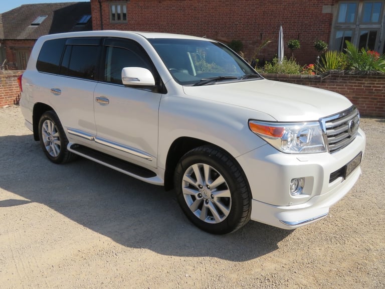 image for 2015 Toyota Land Cruiser ZX 4.6 V8  4x4 Petrol Automatic