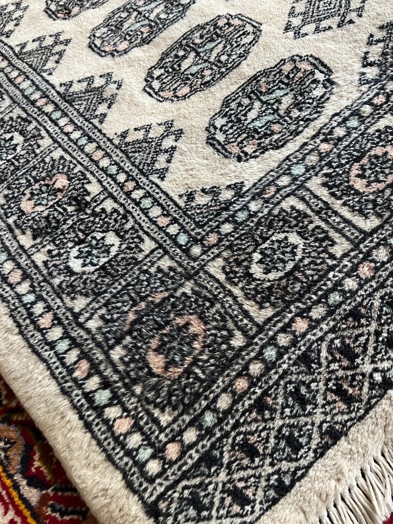 HANDMADE SOFT FEEL WOOL RUG 