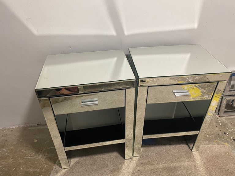 image for Mirrored Dressing table and 2 bedside units 