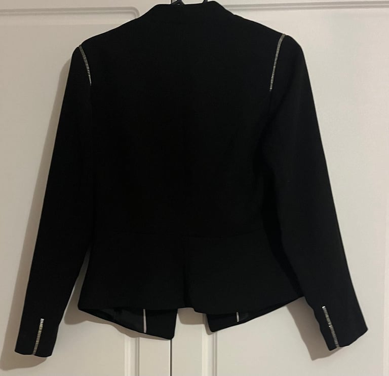 Brand New H&M Stylish and Elegant Women’s Blazer - UK Size 10.