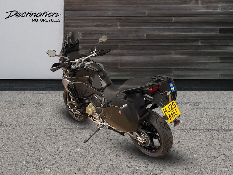2025 Ducati Multistrada V4 S black Manual