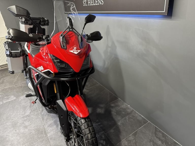 MOTO MORINI X-CAPE 650 ADVENTURE BIKE