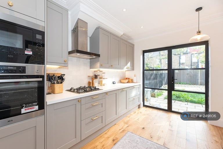 image for 3 bedroom house in Medusa Road, London, SE6 (3 bed) (#2491106)