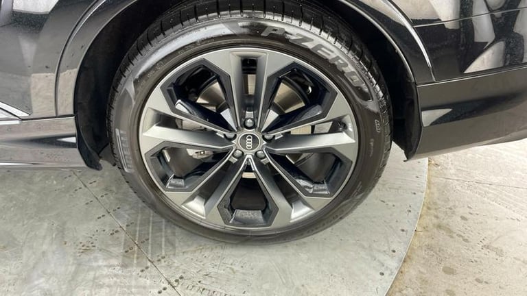 2025 Audi Q7 55 TFSI Quattro Black Edition 5dr Tiptronic ESTATE PETROL Automatic