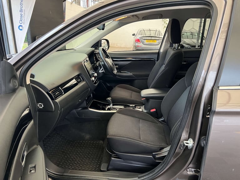 2019 Mitsubishi Outlander 2.0 Design 5dr CVT ESTATE PETROL Automatic