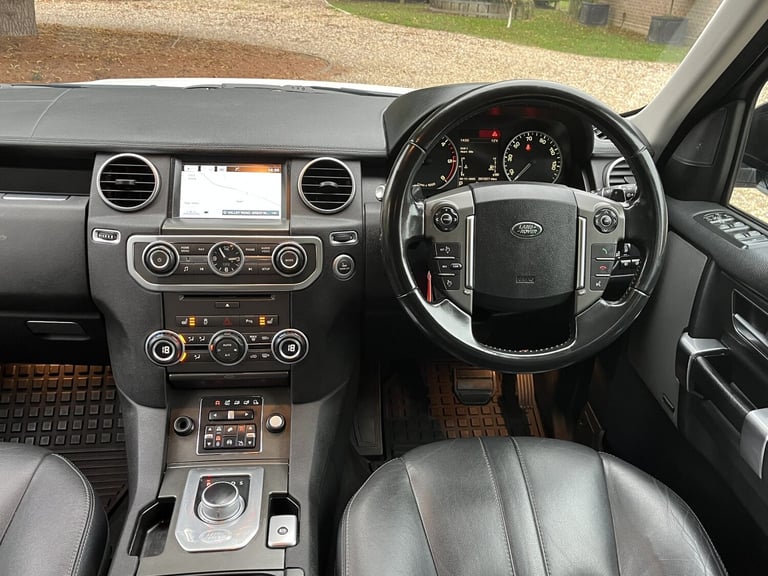 LAND ROVER DISCOVERY 4 3.0 SD V6 XS 2014
