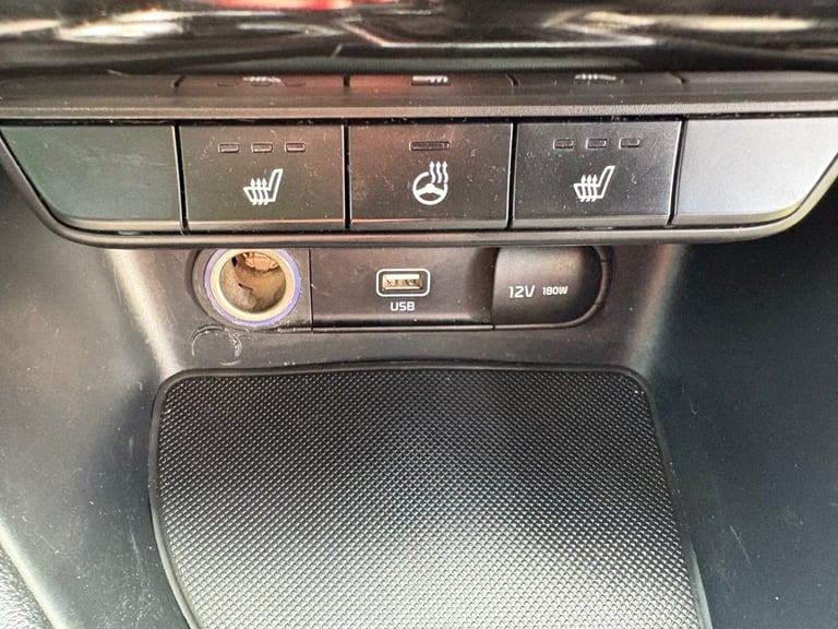 Kia Sportage 2.0 Diesel ISG 4 AWD Auto.Heated leather,reverse camera,pan roof