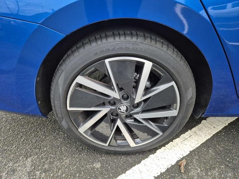 2025 Skoda Octavia 1.5 TSI 150 e-TEC Sportline 5dr DSG Automatic Hatchback Hybrid Automatic