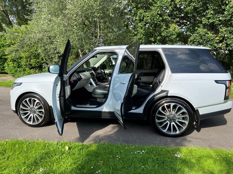 August 2018 Land Rover Range Rover 3.0 SD V6 Autobiography (275) Automatic SUV