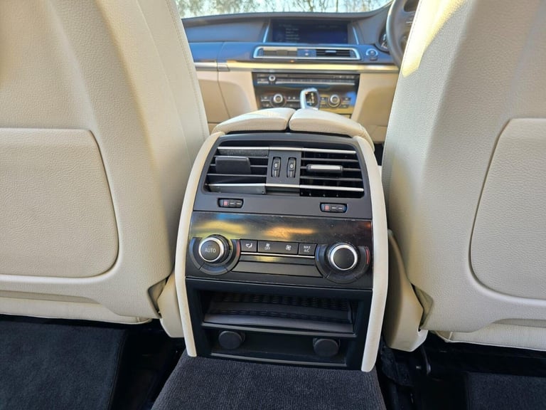 2013 BMW 7 Series 4.4 750Li V8 SE Auto Euro 5 (s/s) 4dr Saloon Petrol Automatic