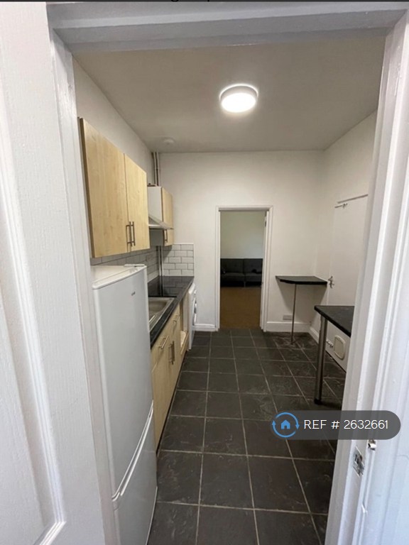 1 bedroom flat in Bolingbroke Road, Coventry, CV3 (1 bed) (#2632661)