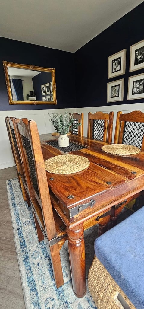 Dining table and 6 chairs