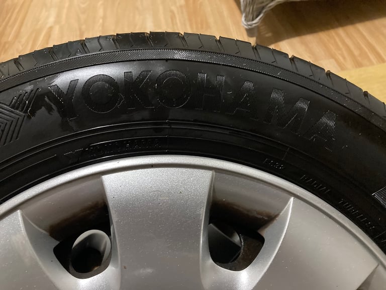 2 x VW Golf Mk5 15” Steel Wheels & Yokohama Tyres 195 65 15