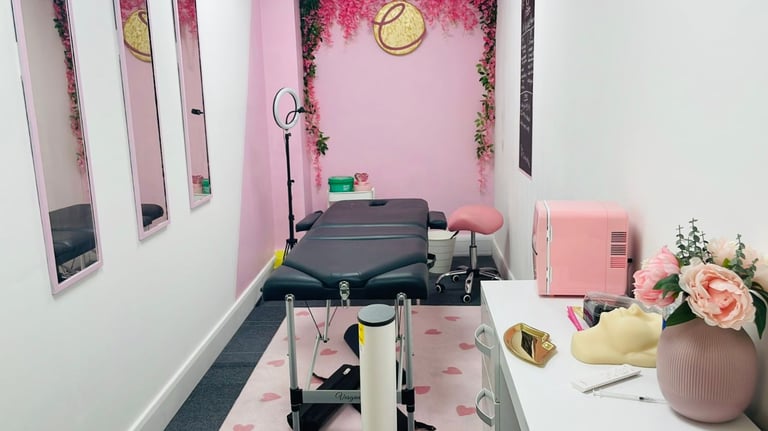 Beauty Rooms to rent in to rent in Hammersmith W6
