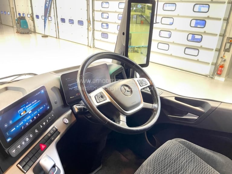 Mercedes-Benz Actros 2548 Gigaspace. 6x2 Midlift, Sliding Fifth Wheel Rear-Mount