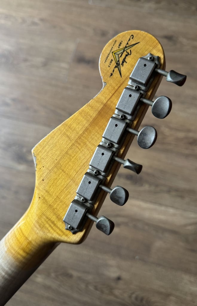 Fender Custom Shop LTD ’64 Special Stratocaster Relic Aztec Gold over Gold Sparkle