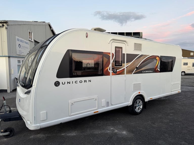 Bailey Unicorn Cabrera / 4 2024