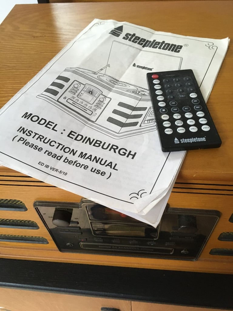 VINTAGE STYLE STEEPLETONE 'EDINBURGH' VINYL RECORD, CD AND TAPE PLAYER